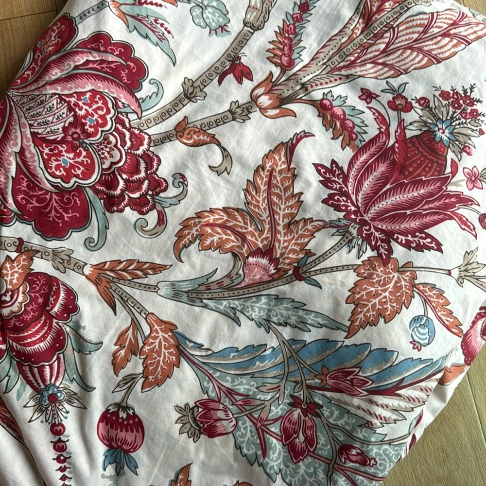 - Pottery barn floral twin duvet. New!